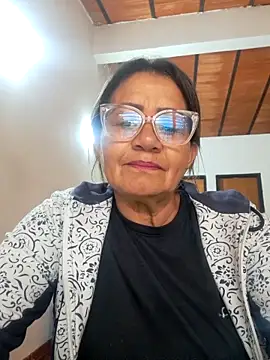 Vickysweeeettt online show from April 16, 2026, 10:01 pm