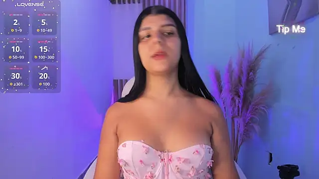 Snapshot of PauliinaBelle_ chatting on November 6, 2025, 12:53 pm PauliinaBelle online show from November 6, 2025, 12:53 pm