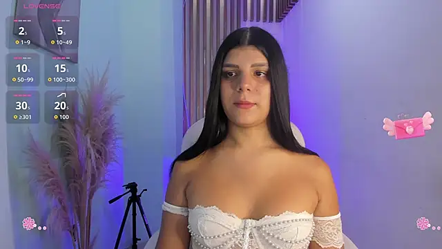 Snapshot of PauliinaBelle_ chatting on November 15, 2025, 1:04 pm PauliinaBelle online show from November 15, 2025, 1:04 pm