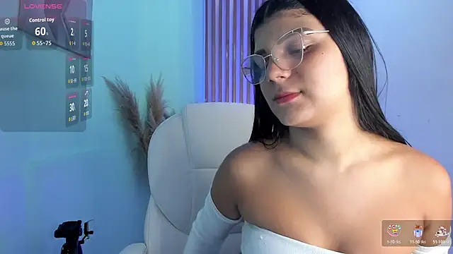 Snapshot of PauliinaBelle_ chatting on November 7, 2025, 1:15 pm PauliinaBelle online show from November 7, 2025, 1:15 pm