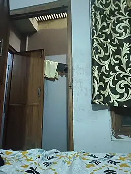 vardh033 online show from November 26, 2025, 7:08 am