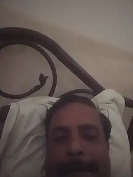 vardh033 online show from October 22, 2025, 7:46 pm