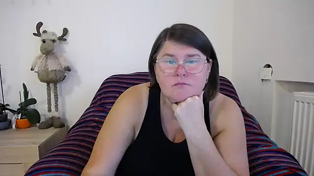 Snapshot of icyheart888 chatting on October 9, 2025, 8:37 am icyheart888 online show from October 9, 2025, 8:37 am