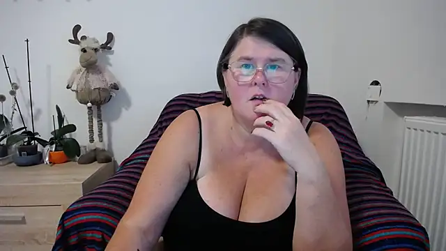 Snapshot of icyheart888 chatting on October 15, 2025, 3:20 pm icyheart888 online show from October 15, 2025, 3:20 pm