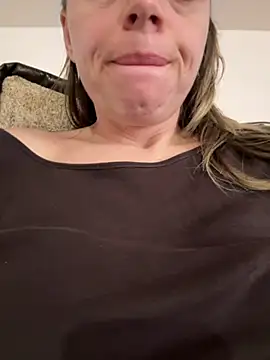 ladywithbigass online show from March 10, 2025, 12:06 pm