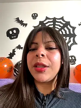 Snapshot of MiaCollinssx chatting on October 29, 2025, 7:24 pm MiaCollinssx online show from October 29, 2025, 7:24 pm