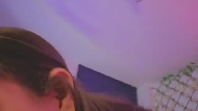 Snapshot of MiaCollinssx chatting on November 9, 2025, 1:04 pm MiaCollinssx online show from November 9, 2025, 1:04 pm