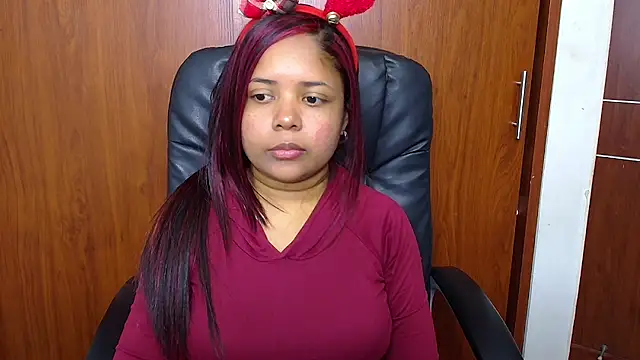 Snapshot of melikaronit2 chatting on December 4, 2025, 5:56 pm melikaronit2 online show from December 4, 2025, 5:56 pm