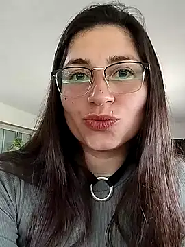 Snapshot of LolatuMiel chatting on September 12, 2025, 2:17 pm LolatuMiel online show from September 12, 2025, 2:17 pm