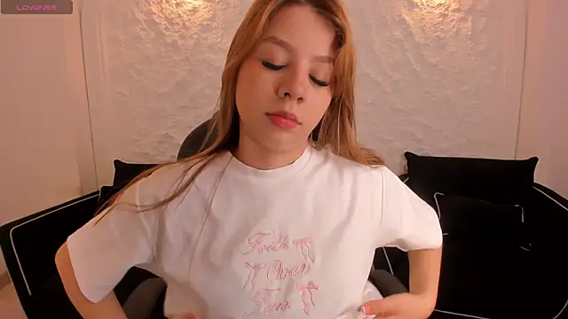 TiffannySins online show from April 15, 2026, 3:45 am