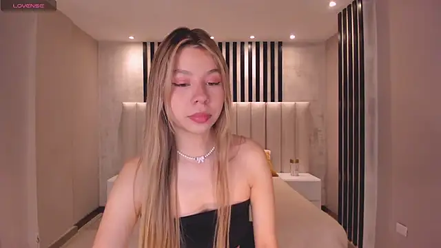 TiffannySins online show from June 6, 2026, 6:02 pm