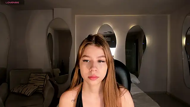 TiffannySins online show from April 19, 2026, 5:14 pm