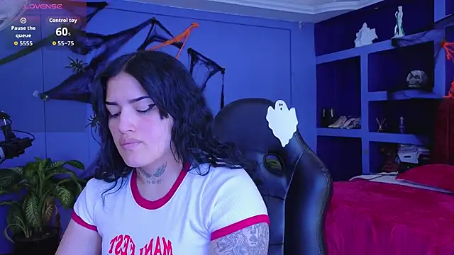 Snapshot of sari_belle chatting on November 2, 2025, 8:14 pm sari belle online show from November 2, 2025, 8:14 pm