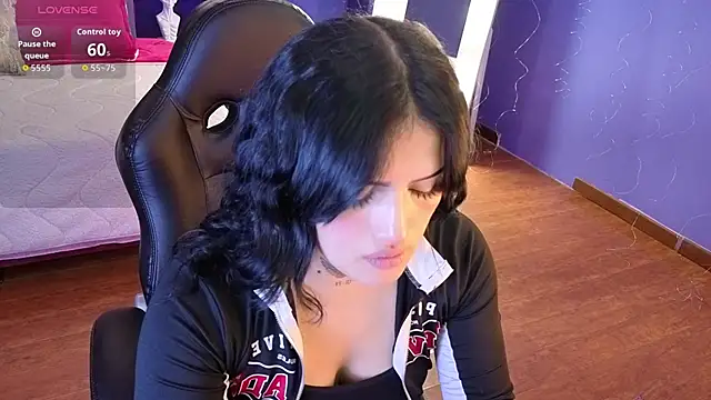 Snapshot of sari_belle chatting on November 24, 2025, 8:53 pm sari belle online show from November 24, 2025, 8:53 pm