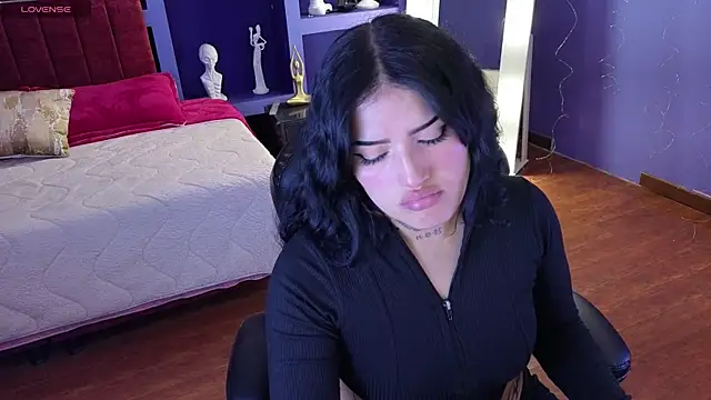 Snapshot of sari_belle chatting on November 25, 2025, 8:42 pm sari belle online show from November 25, 2025, 8:42 pm