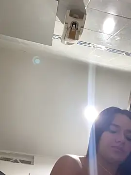 Luciaparker03 online show from November 20, 2025, 2:51 pm