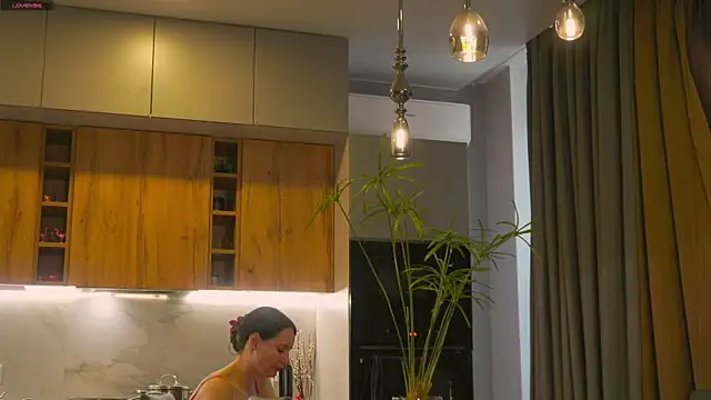 Snapshot of Anny_Molly chatting on November 9, 2025, 6:06 am Anny Molly online show from November 9, 2025, 6:06 am