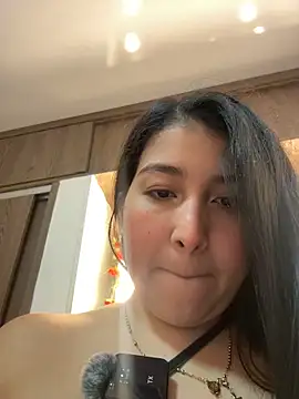 Snapshot of evelyn_1702 chatting on March 17, 2026, 9:40 pm evelyn 1702 online show from March 17, 2026, 9:40 pm