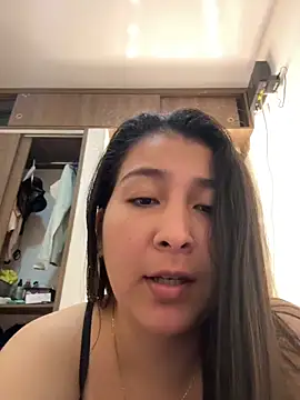 Snapshot of evelyn_1702 chatting on April 23, 2026, 10:22 pm evelyn 1702 online show from April 23, 2026, 10:22 pm