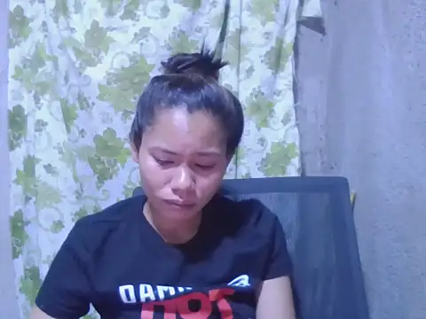 Sweeetgurll online show from November 18, 2025, 3:26 pm