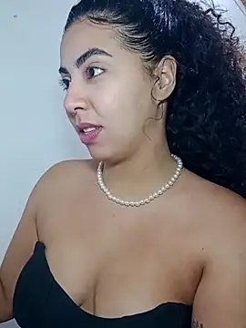 Snapshot of A_maddy chatting on November 18, 2025, 2:38 am A maddy online show from November 18, 2025, 2:38 am