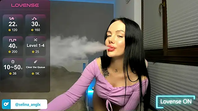 Snapshot of SelinaStorm chatting on November 27, 2025, 1:06 am SelinaStorm online show from November 27, 2025, 1:06 am