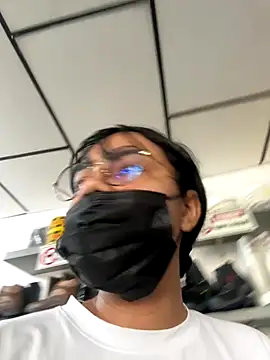 Kyra  Rose online show from November 28, 2025, 5:35 pm