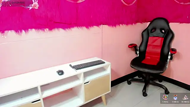 Snapshot of Natasha_clifford chatting on September 13, 2025, 11:10 am Natasha clifford online show from September 13, 2025, 11:10 am