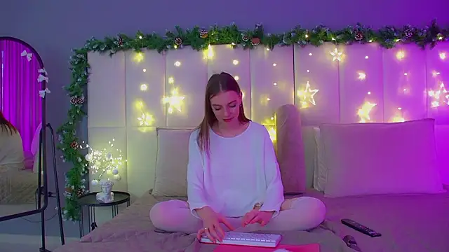 Snapshot of VeronicaVances chatting on December 2, 2025, 6:26 am VeronicaVances online show from December 2, 2025, 6:26 am