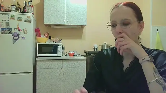 Lucy Divine online show from November 20, 2025, 10:42 pm