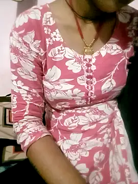 Snapshot of Hot_ashna chatting on April 4, 2026, 6:14 pm Hot ashna online show from April 4, 2026, 6:14 pm