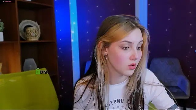 Snapshot of aria_moo chatting on November 20, 2025, 7:36 pm aria moo online show from November 20, 2025, 7:36 pm