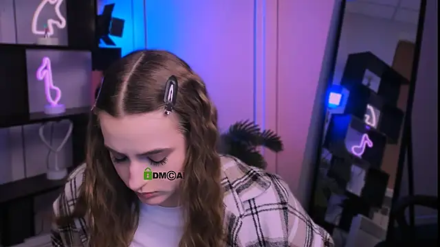 Snapshot of aria_moo chatting on December 5, 2025, 7:23 pm aria moo online show from December 5, 2025, 7:23 pm