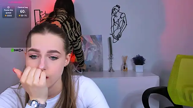 Snapshot of aria_moo chatting on October 9, 2025, 7:03 pm aria moo online show from October 9, 2025, 7:03 pm