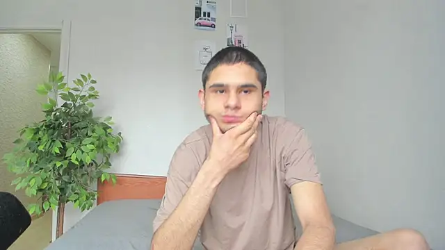 Snapshot of Kelly_Gerzikaa chatting on May 14, 2026, 11:40 am Kelly Gerzikaa online show from May 14, 2026, 11:40 am