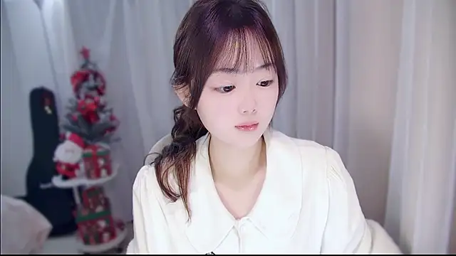 YUANYUAN-A online show from January 7, 2026, 11:48 am