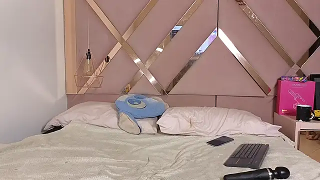 Sophia moo  online show from February 26, 2026, 3:50 am