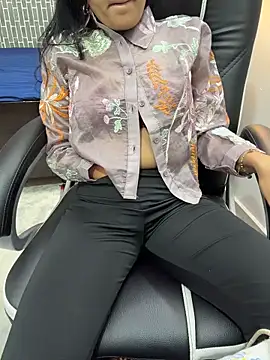 Riya-6969 online show from April 23, 2026, 9:05 pm