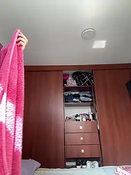 Isabellaa Palacios online show from April 18, 2026, 3:14 pm