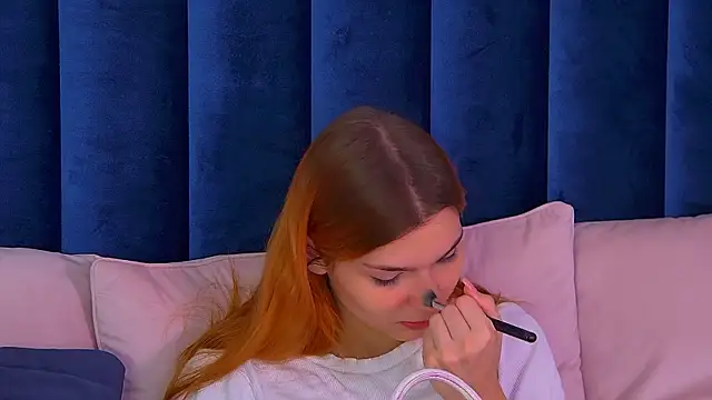 BellaMarebelle online show from October 17, 2025, 4:27 am