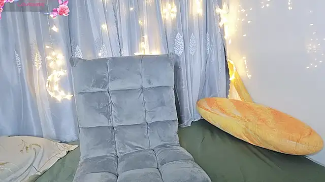 Snapshot of Jade-0906 chatting on September 17, 2025, 11:18 pm Jade-0906 online show from September 17, 2025, 11:18 pm