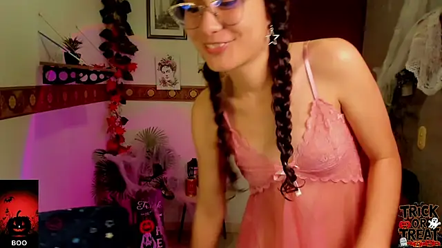 Snapshot of Krysten_Riter chatting on October 17, 2025, 2:52 pm Krysten Riter online show from October 17, 2025, 2:52 pm