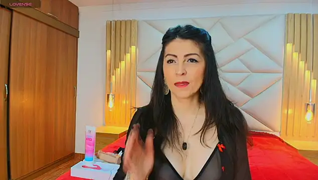 Snapshot of allie_pearl chatting on October 24, 2025, 12:04 pm allie pearl online show from October 24, 2025, 12:04 pm