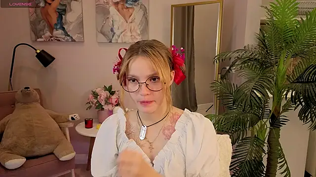 Snapshot of Ginger_Emma chatting on September 24, 2025, 2:01 pm Ginger Emma online show from September 24, 2025, 2:01 pm