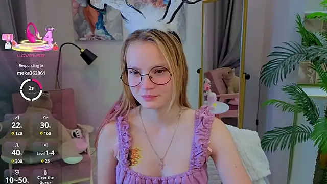 Snapshot of Ginger_Emma chatting on September 20, 2025, 5:45 am Ginger Emma online show from September 20, 2025, 5:45 am