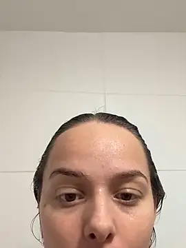 Snapshot of KayleeBella chatting on November 18, 2025, 6:00 pm KayleeBella online show from November 18, 2025, 6:00 pm