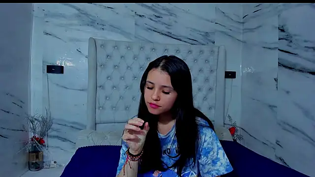 Snapshot of Ari_and_Storm chatting on November 27, 2025, 1:11 pm Ari and Storm online show from November 27, 2025, 1:11 pm