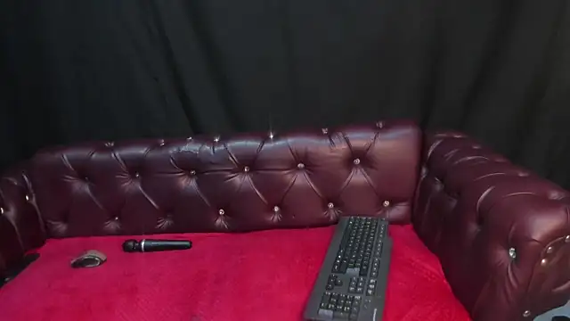 Snapshot of Scarlett_14_ chatting on October 1, 2025, 3:33 am Scarlett 14 online show from October 1, 2025, 3:33 am