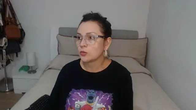 Snapshot of sophie_lopez1 chatting on June 21, 2026, 2:28 am sophie lopez1 online show from June 21, 2026, 2:28 am