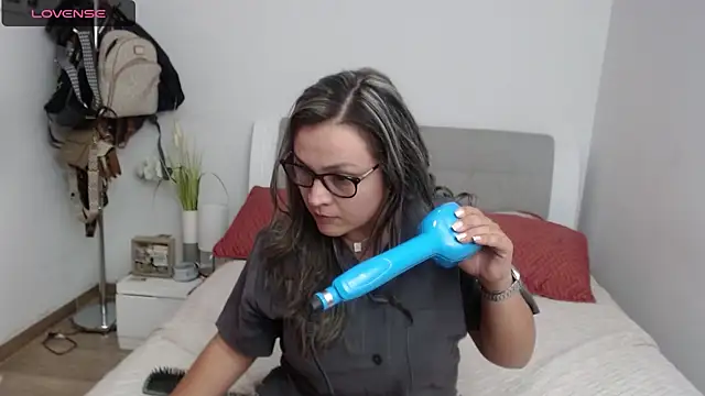 Snapshot of sophie_lopez1 chatting on December 8, 2024, 1:19 am sophie lopez1 online show from December 8, 2024, 1:19 am